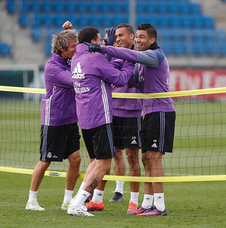 Casemiro's tweet photo. 😃 🔝💯😂 https://t.co/wq5L4DAuBj