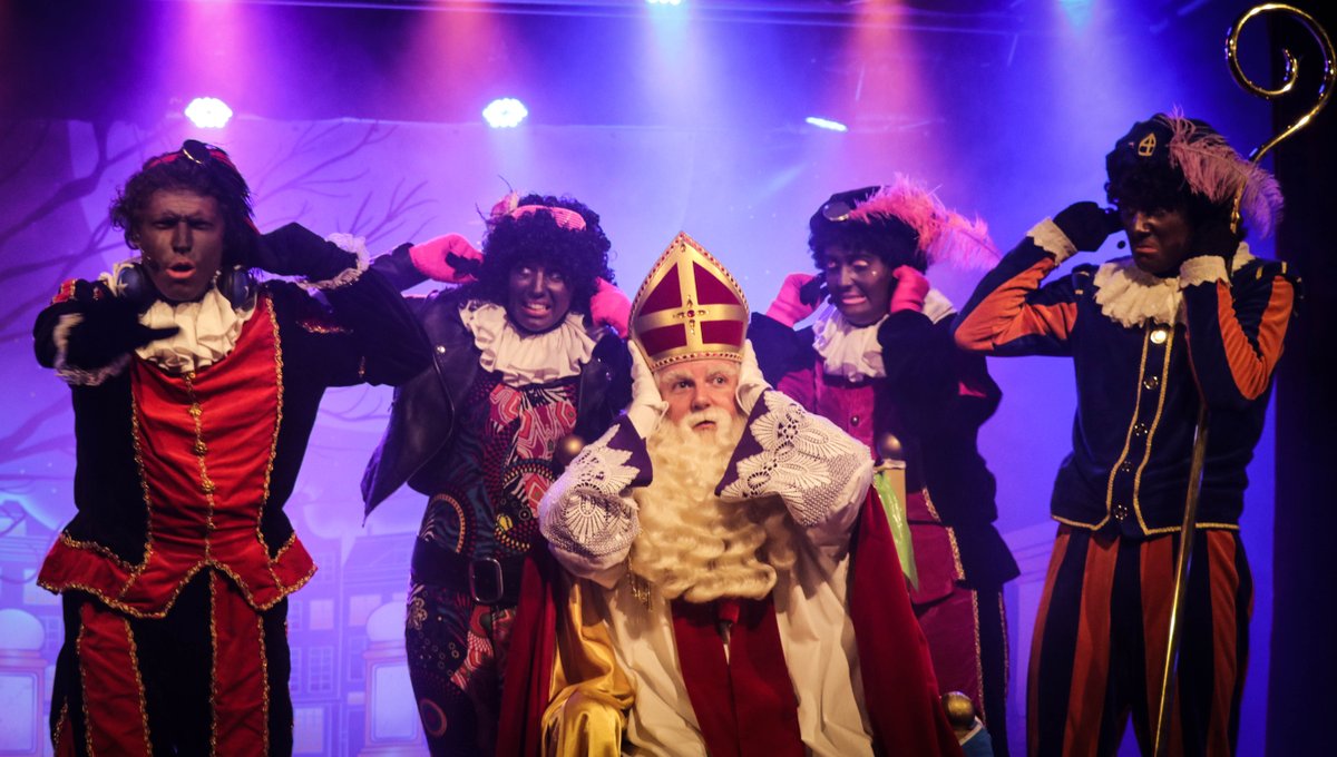 Wie zingt daar zo vreselijk? Wil jij het weten? Kom dan zaterdag 26-11 naar Het Mega Sint Spektakel? info: julianatoren.nl/megasintspekta…