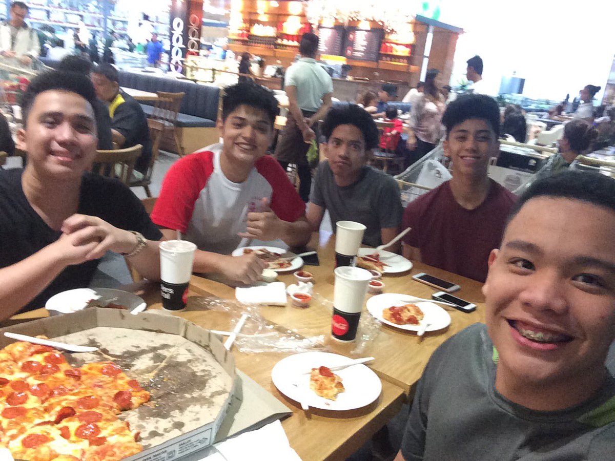 charlesbiboso's tweet photo. 📍Landers Superstore w @ethanhallllly @mfreedomr #yuane #lean https://t.co/3QNNENLyEp