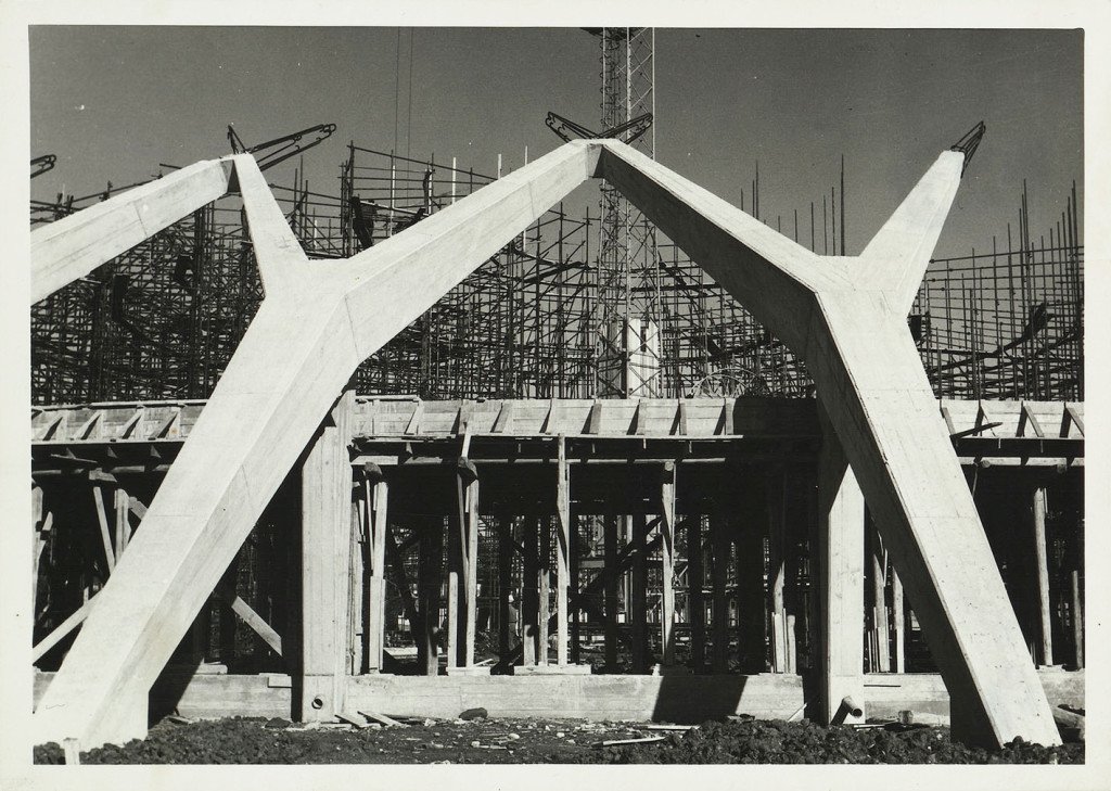 gcarabi's tweet photo. Palazzetto dello Sport 1956-1958, Pier Luigi #Nervi / Annibale #Vitellozzi,
#Roma #JuevesDeArquitectura @SaiCheARoma https://t.co/Rtf9lw6PNs