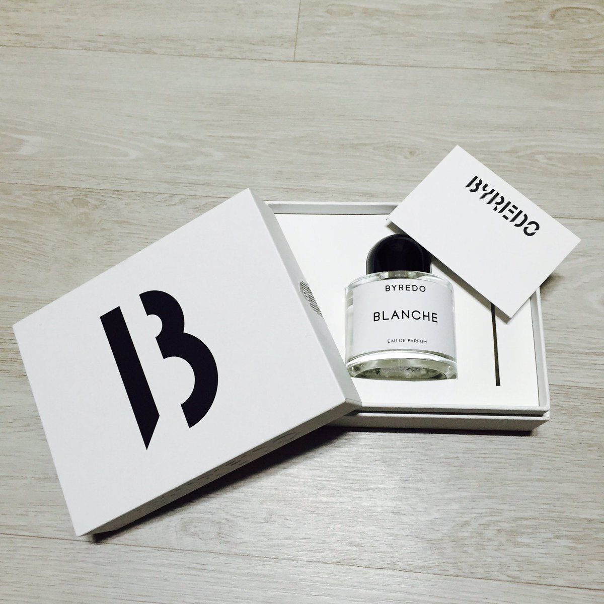 exact_exo's tweet photo. #찬열생일파티 #향수
'BYREDO의BLANCHE(EAU DE PARFUM)' https://t.co/2HmK0N3iBx