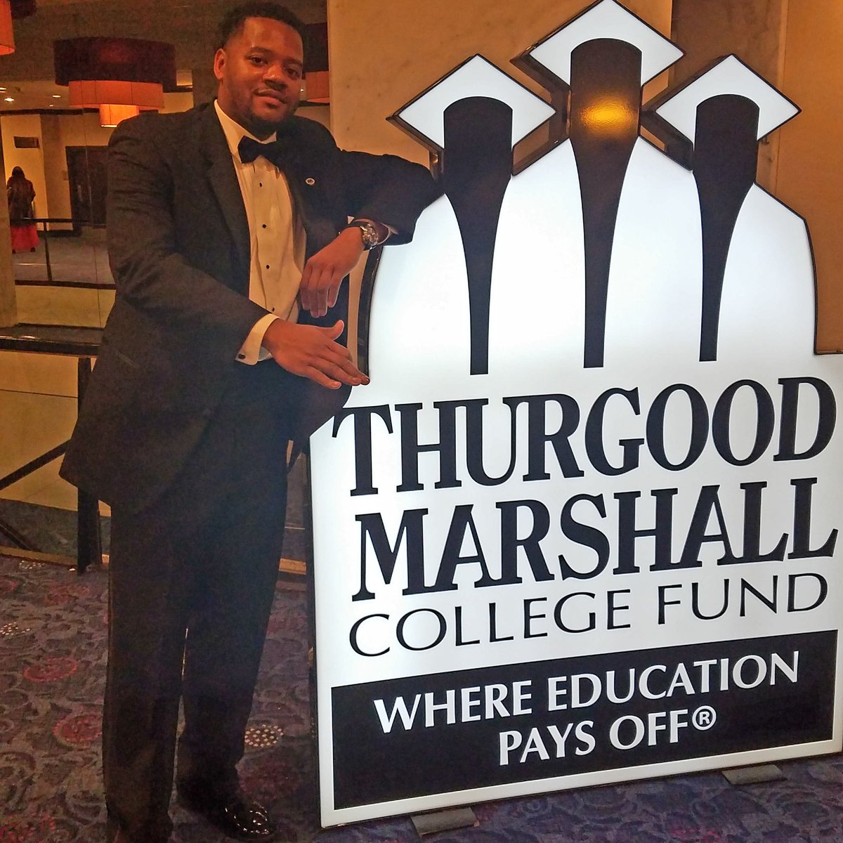 KarlBinnsJr's tweet photo. One time for the frat. #iotaphitheta #hbcugrad #umes #tmcf #LI2016 #tmcfgala @tmcf_hbcu @NationalMANRRS @DcDeMdStateDire https://t.co/nkqxPfnw4J