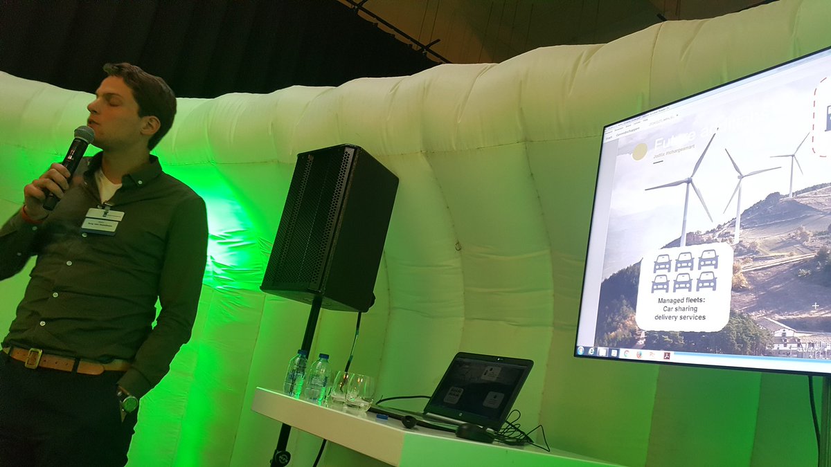 LivingLabNL's tweet photo. Congres Groene Groei van @minez voor ondernemers! Kansen #smartcharging presenteren  samen met Jedlix, Mobility Heroes, LomboXnet, FET, RVO. https://t.co/stmYcRrUaq