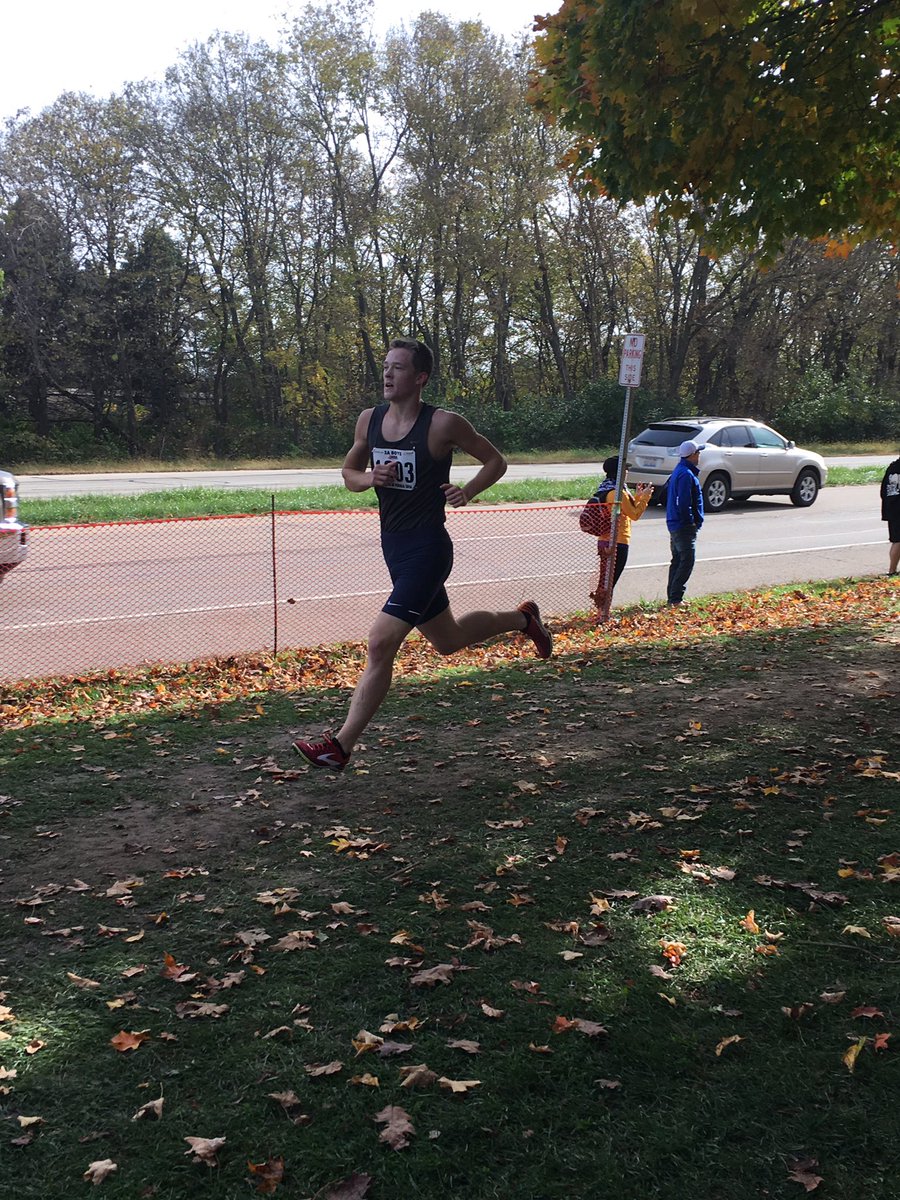 MarionWildcats's tweet photo. Congrats, Zach Young! 2016 Southern Illinois Cross Country Runner of the Year!!! We're so proud! @SIprepsports @wmixsports @Sports_DR https://t.co/ZVo1Khdtuo