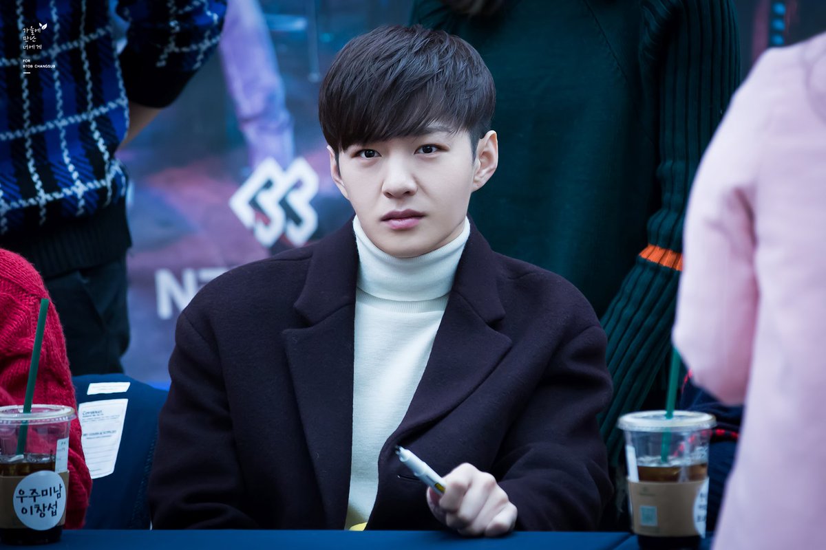 AutumnCS226's tweet photo. 161123 코엑스 팬싸
#비투비 #이창섭 #창섭 @LeeCS_BTOB

https://t.co/ulPscy1clf
https://t.co/c8YLrxaQrn
https://t.co/xPFUsclTAo
https://t.co/V8edTQJ5nG https://t.co/2DBbP0UrrP