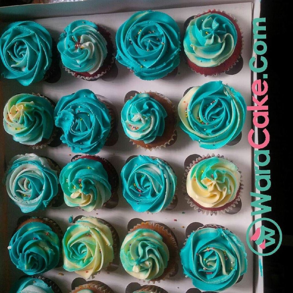 waracake's tweet photo. Cupcakes ? Anyone ? We've got enough to feed the whole town. 😆😆 #cupcakes #waracake #cakec… https://t.co/0IIWzTdIRF https://t.co/2H6aDBP6XU