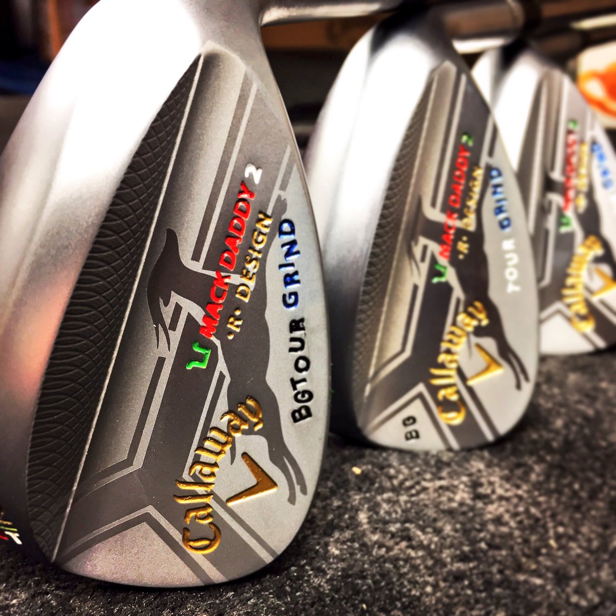 CallawayGolfEU's tweet photo. Spotted! These rare #MackDaddy2 #TourGrind Wedges, styled by the brilliant @TarantoAnthony &amp; belonging to #TeamCallaway's @BrandenGrace https://t.co/Hg7B8SaJMx