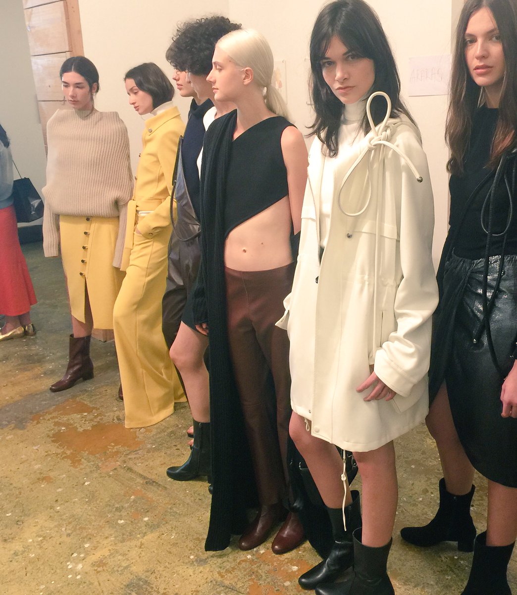 eletrotrend's tweet photo. #fashion #catwalk Egray #eletrotrend #regularswitch #winter2018 https://t.co/zQa2mVdc3p