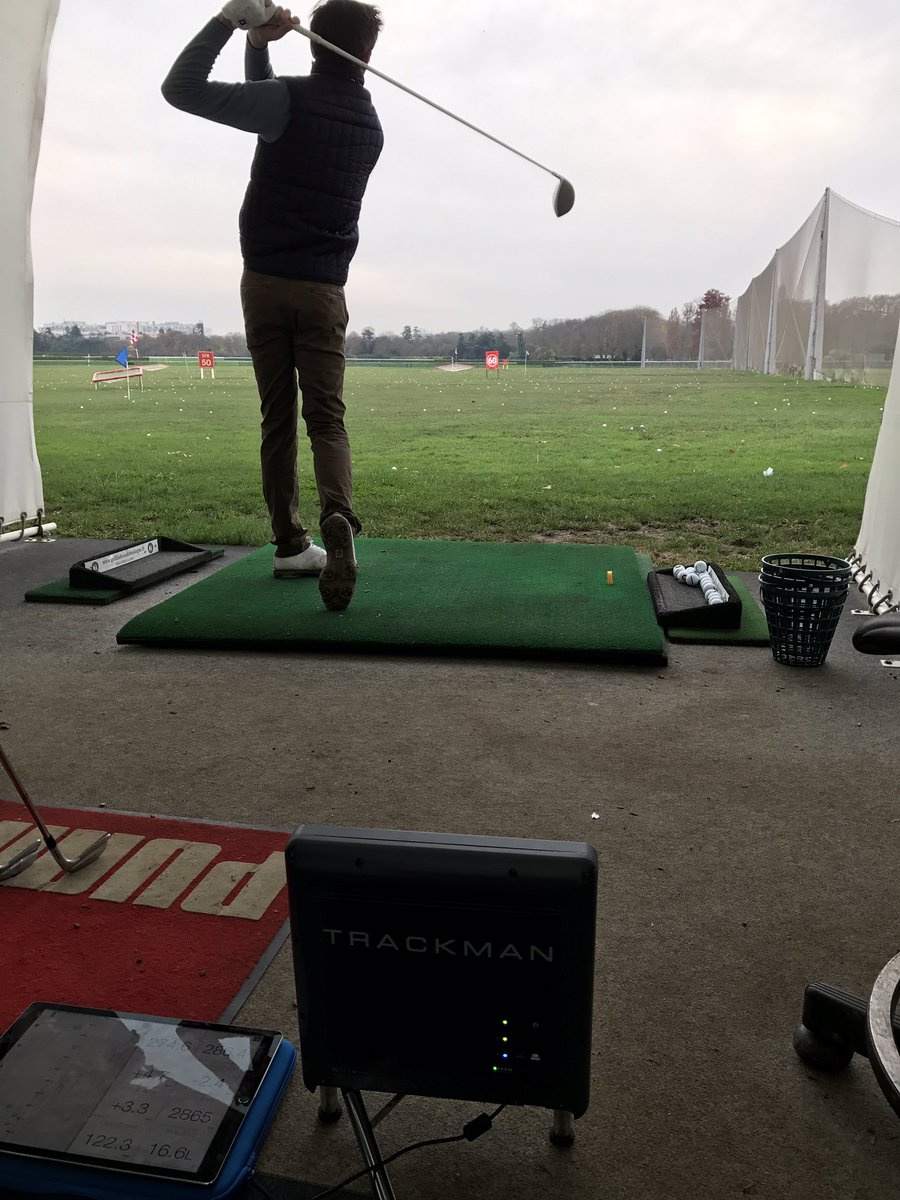 GolfLongchamp's tweet photo. Petit entraînement @TrackManGolf pour @peatchou ... #golf #paris #tranquillou https://t.co/XwbjttiLdm