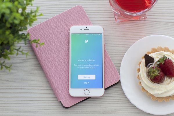 smooz_io's tweet photo. Twitter's direct message chatbots: Our verdict https://t.co/o0Parixem0 #ai https://t.co/OtKCBNS7uO