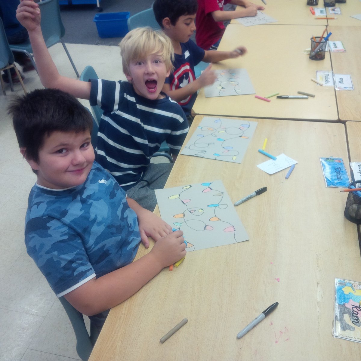 KenolliePS's tweet photo. #ArtDay2016 - Christmas Lights with Sharpies and Chalk! Love to see our students working together across the grades! https://t.co/rmQvw43f8Q