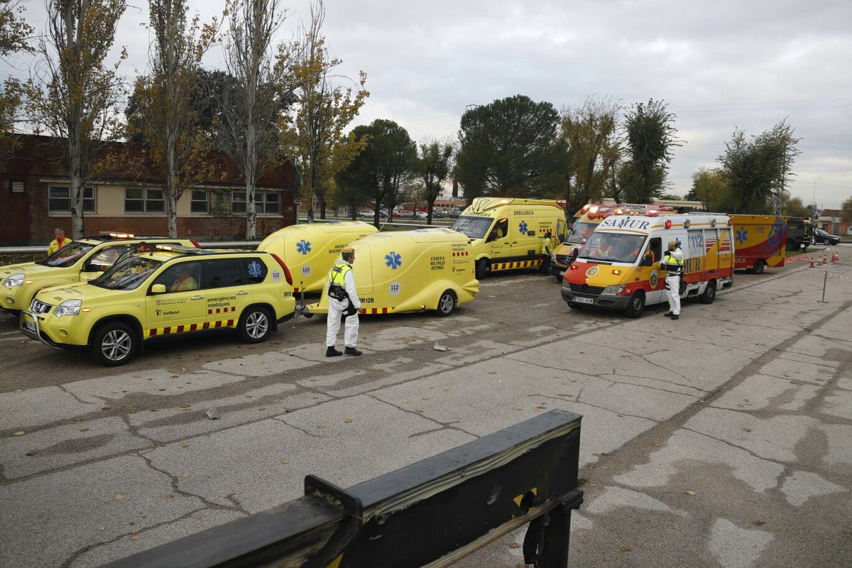semgencat's tweet photo. Todos los servicios de emergencias coordinados, esencial para el ejercicio #epRiegosTecnológicos @UMEgob @SAMUR_Logistica #EquipsORCA #SEM https://t.co/6Gc9IscxJi