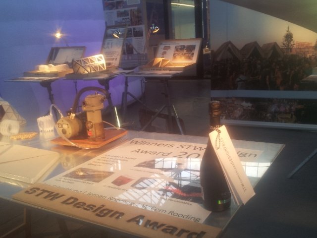 faasmoonen's tweet photo. Jon Scherptong, Jeroen + Willem Rooding #TUEindhoven gefeliciteerd met winnen STW Design Award Uitgereikt op #stw35 https://t.co/7QeemSpenZ