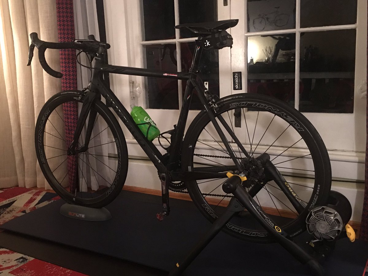 robgoldberg's tweet photo. #SeattleRain will not stop me! #indoorcycling #biketrainer #wintertraining #cycleOps #colnago #reynoldscycling #metierseattle #rainslayer https://t.co/i53b5f82ZQ