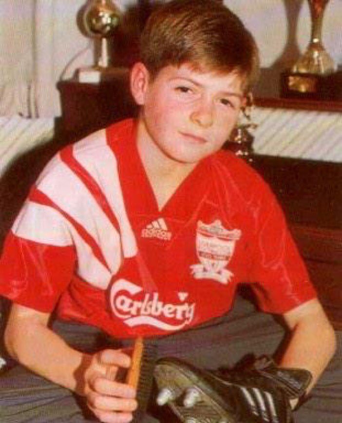 AntiqueFootball's tweet photo. After 19 years, 212 goals, 138 assists,  9 🏆 and over 850 appearances, Steven Gerrard finally hangs up his boots. https://t.co/wGtpPY2r3O