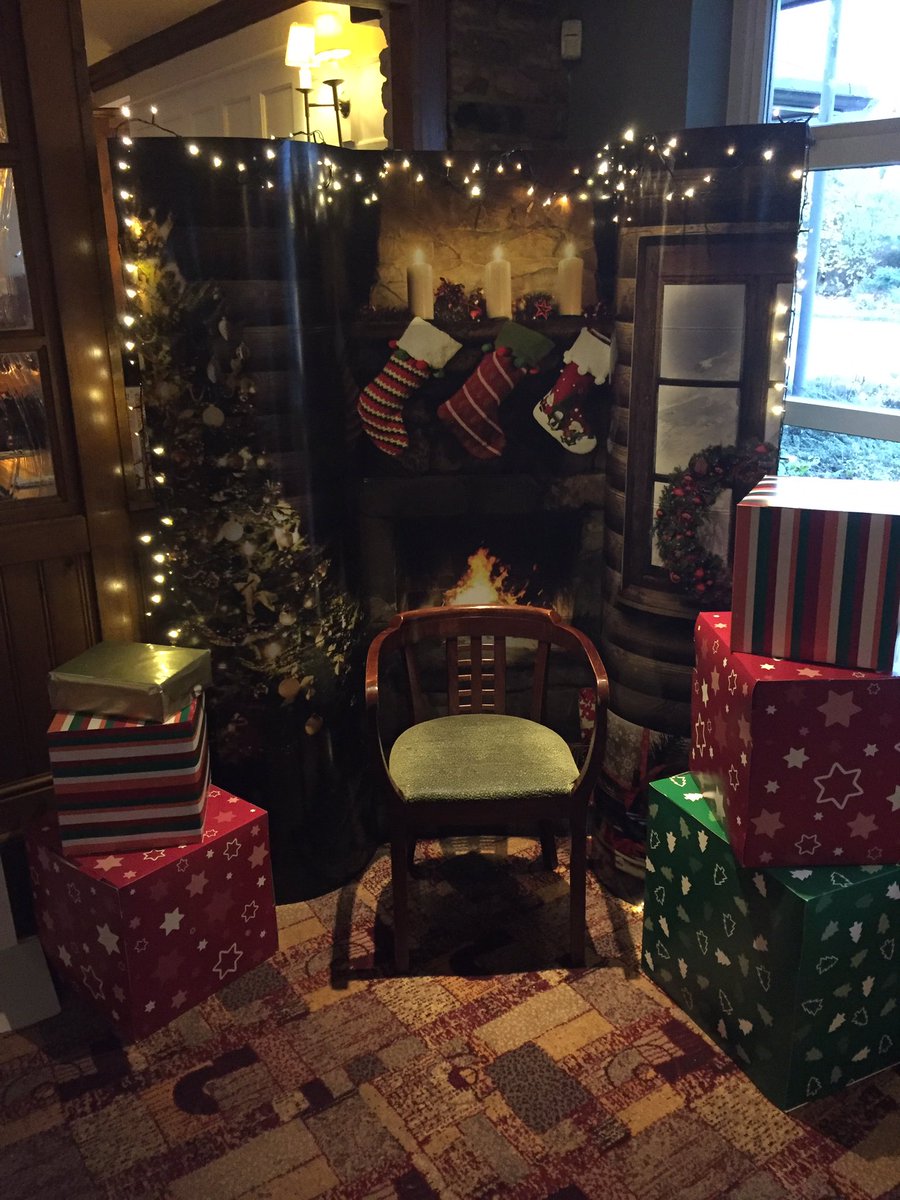 WeathervaneBF1's tweet photo. Elves are working hard getting the grotto ready for Father Christmas 🎅 @WeAreSUGM @RobEwing1 https://t.co/XlC0AgGn5s