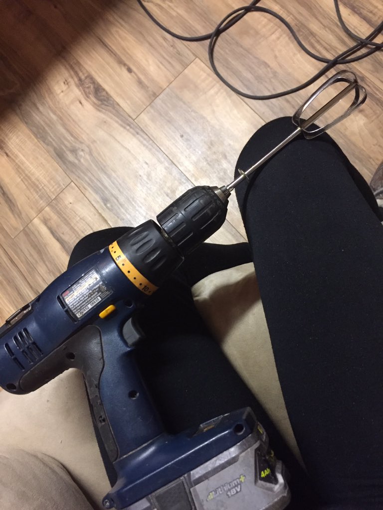 BriannaVines's tweet image. when your mixer breaks but it's Thanksgiving #HellHill 😂