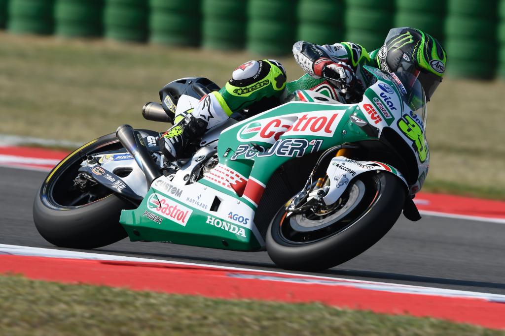 CastrolMoto's tweet photo. @calcrutchlow 's 2016 @MotoGP season featured many highlights. Enjoy the best moments here! https://t.co/1Og5bCmnnv https://t.co/QJFMwbGBXP