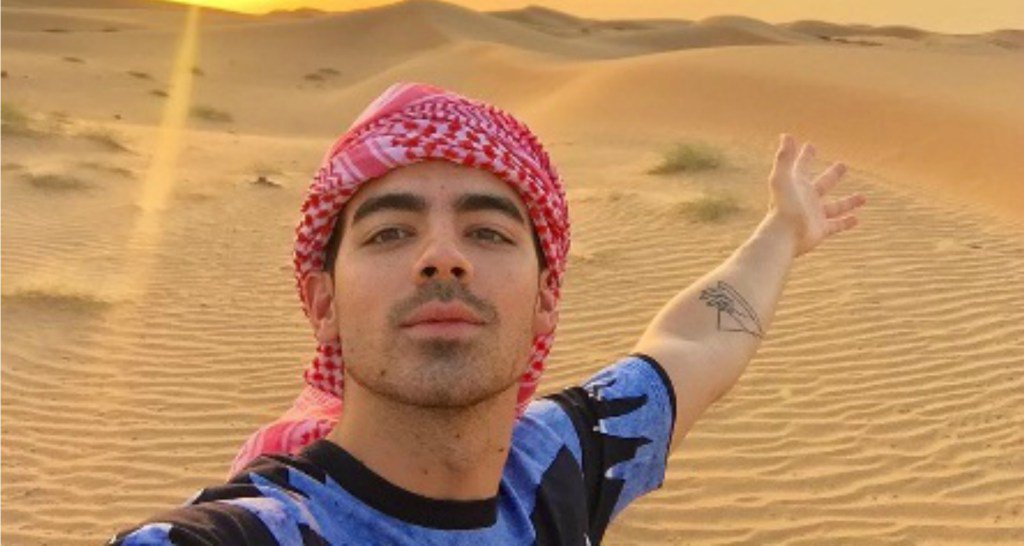 Bellesqa's tweet photo. Is dit de nieuwe vriendin van Joe Jonas? https://t.co/lFdQc85o2v https://t.co/DsVeYHmNhE