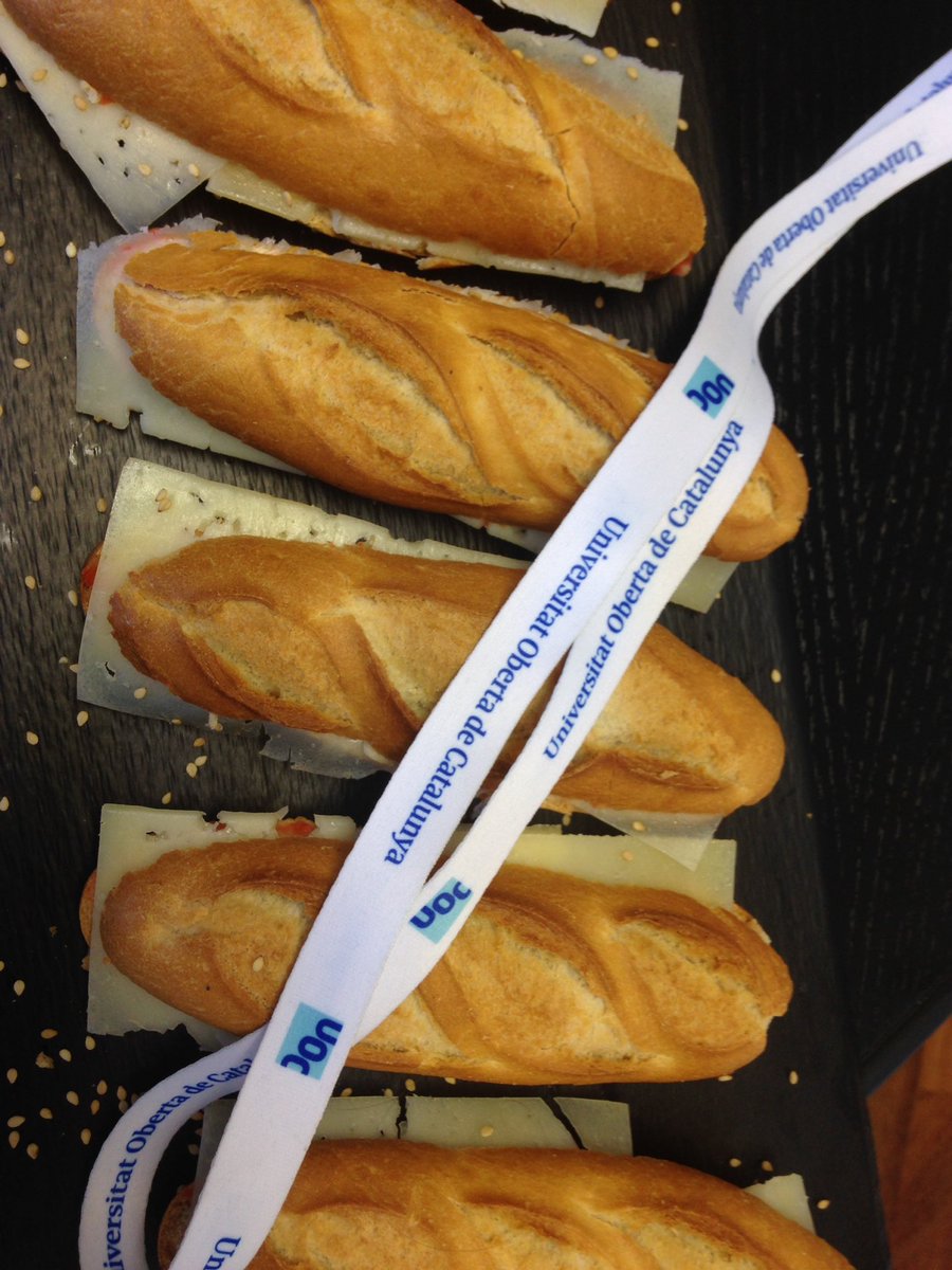 gxarles's tweet photo. El #MeatLessDayUOC ens agafa treballant per la Global&amp;Social UOC. Entrepans però MeatLess https://t.co/7u4CULexEt