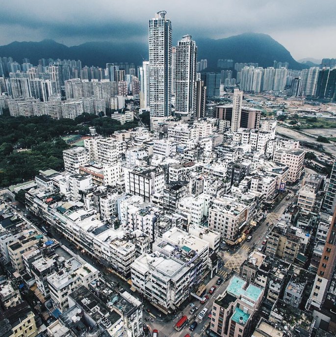 flyhum's tweet photo. Although flying at this altitude is likely illegal, you've got to admit that this shot is incredible! @derryainsworth #drones #dji #uav https://t.co/PMkV6a8AMx