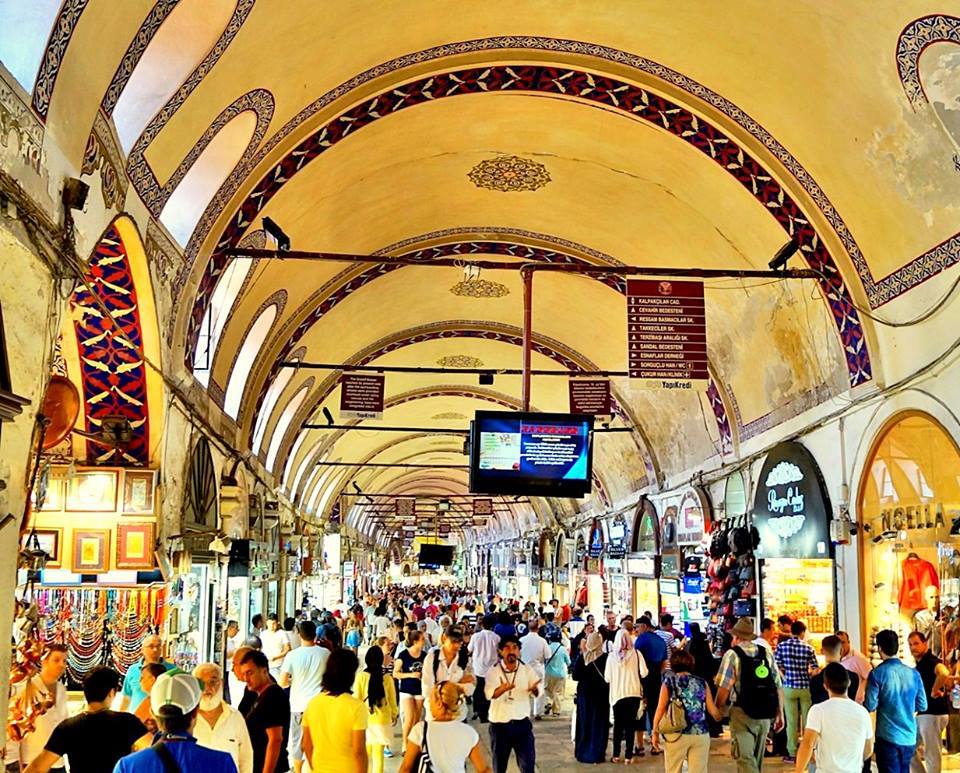Adelphia_Tours's tweet photo. Il Gran Bazaar di #İstanbul , il più grande mercato al coperto del mondo #TURCHIA #Viaggi #vacanze @portaleturchia @TurismoTurchia https://t.co/wWt6UgDqMa