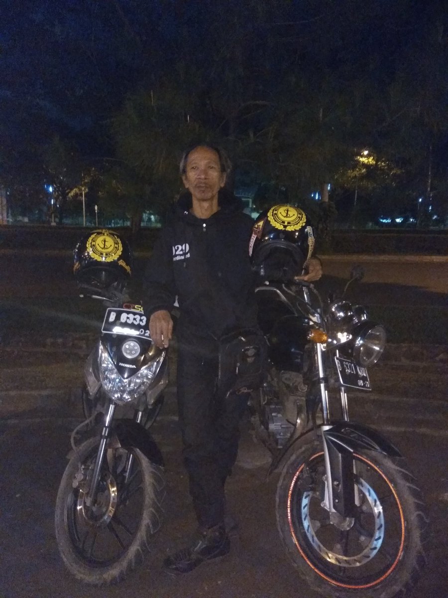 Harri_Sandii's tweet photo. Ceritanya dia ngajak kopdar dadakan..
#nostalgia #RelaxVenture #PiknikBro https://t.co/Vb8hC35b2j