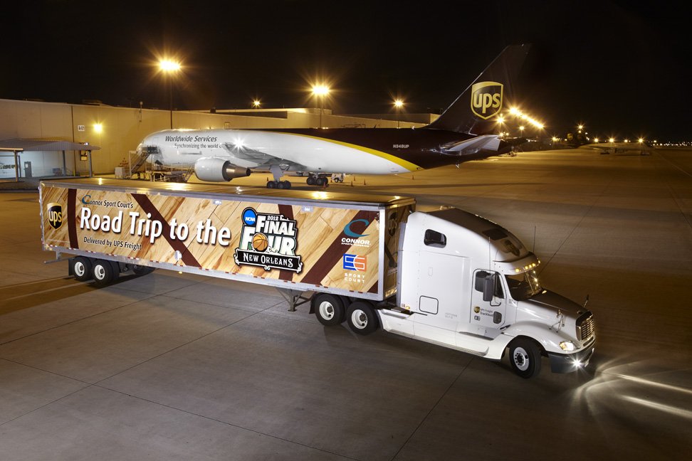 Movingyourbrand's tweet photo. #TBT UPS Final Four Wrap - THATS A BIG WRAP! https://t.co/ve4j5A2x5q #wemovebrands #experiential #marketing https://t.co/frTUjgeqgX