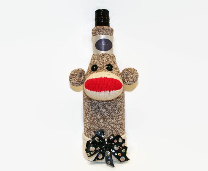 MunkeeLady's tweet photo. Sock Monkey Wine Bottle Cosy https://t.co/nwHjyPKVZH #Etsymntt #MadeFromSocks https://t.co/iKIUIvx6LR