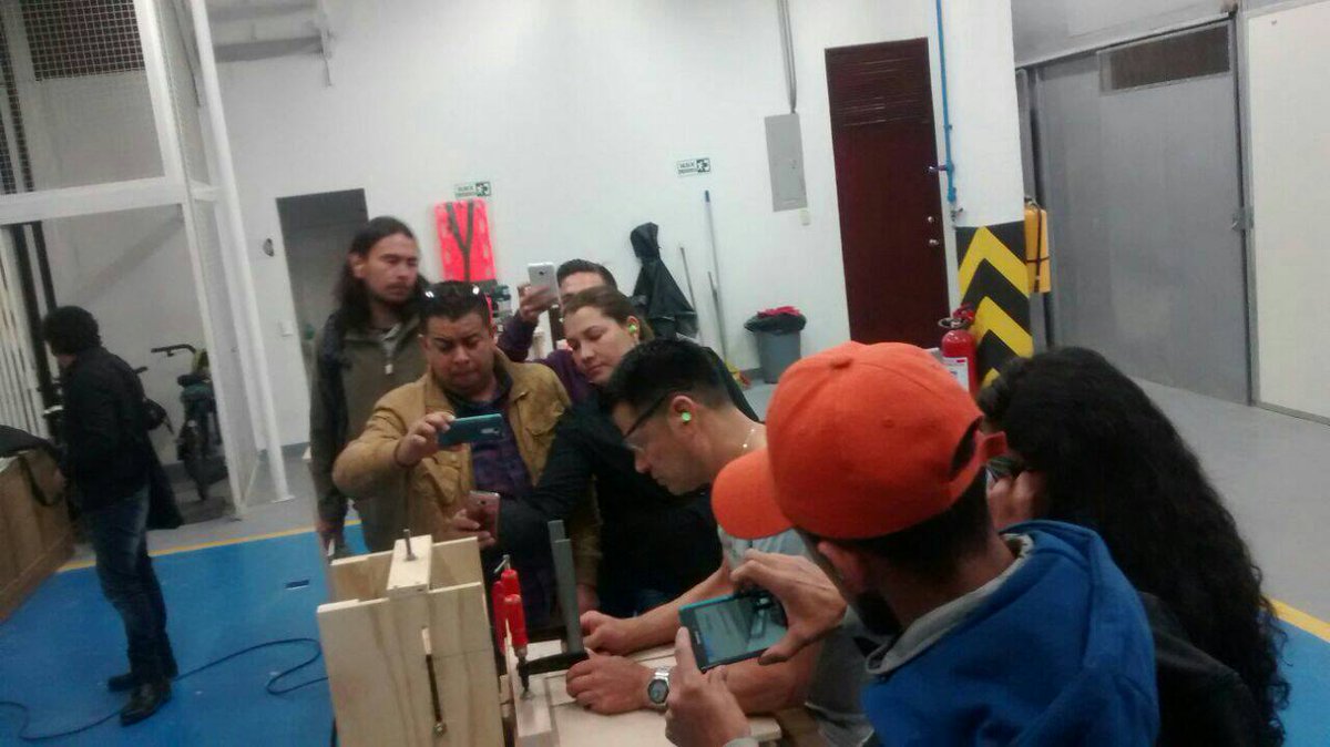 CSEI_MYM's tweet photo. Así ha transcurrido el taller de 10 guías prácticas de #Carpinteria en la mañana. #CSEInnova https://t.co/icHJJMuQ3M