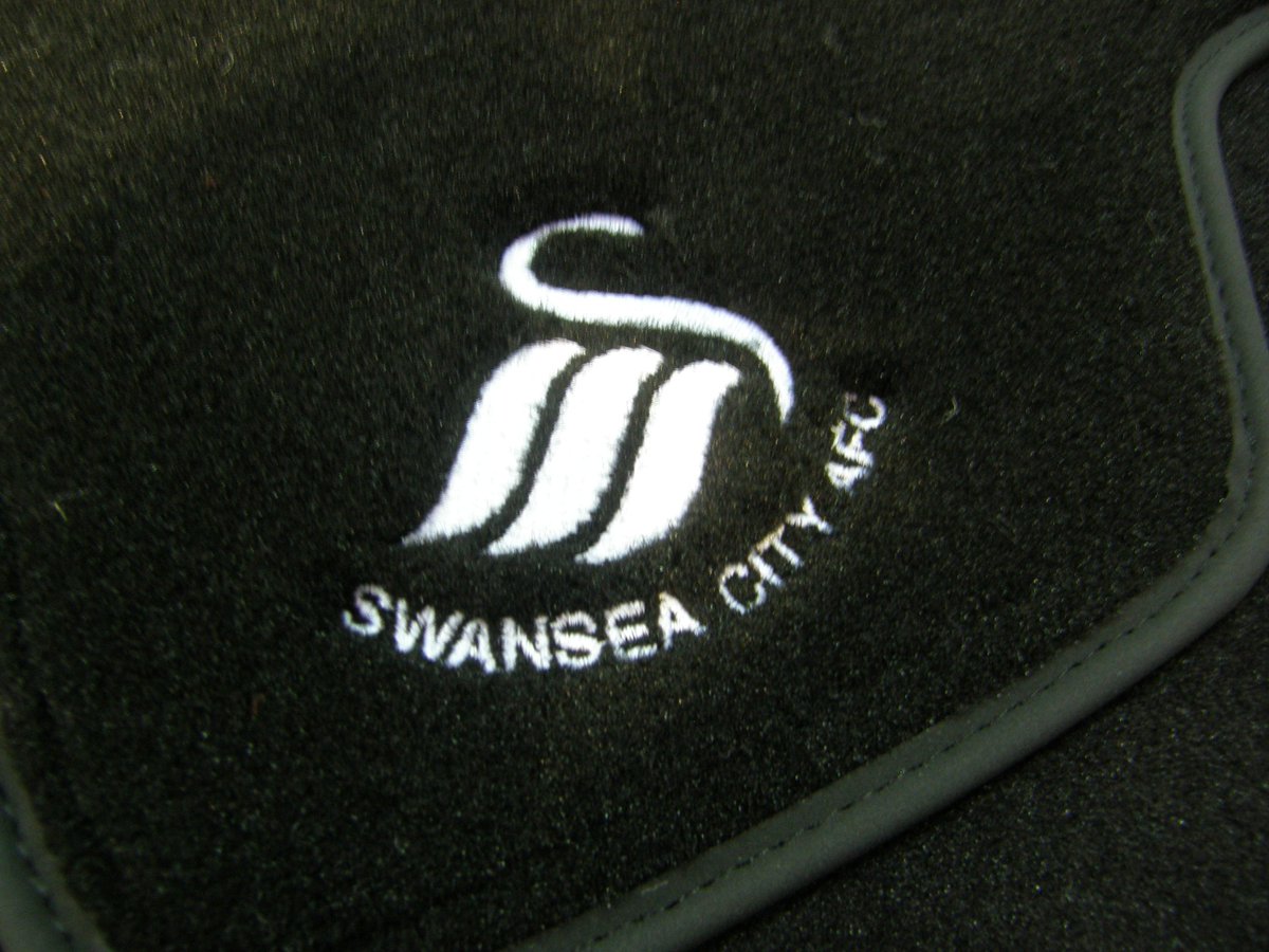 officialcarmats's tweet image. #blackfriday #carmats Official #swanseacity car mats 20% off. Enter "BLACKFRIDAY20"  checkout #personalised #swans
officialcarmats.co.uk/swansea-city-f…