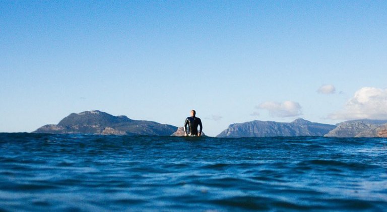 Born from the water 🌊 📷 Michael Veltman 👌
#surfing #surf #surfboard #sun #sea #ocean #waves #beach #Derevko #derevkosurf #derevkowetsuits
