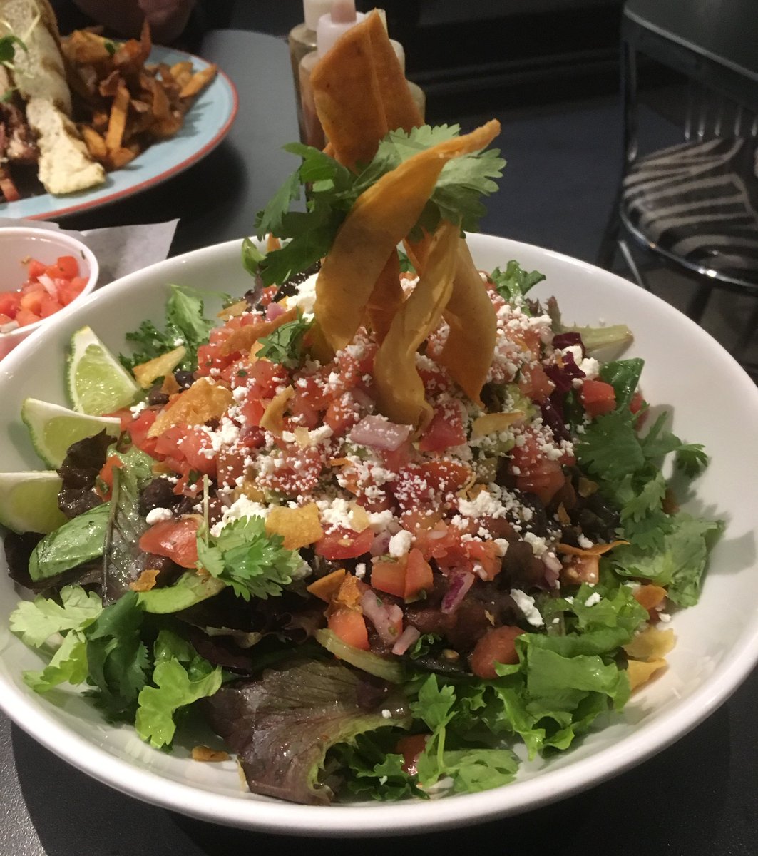 A gorgeous taco salad a la <a href="/RockAuTaco/">Los Lobos</a> #ldnont #delicious