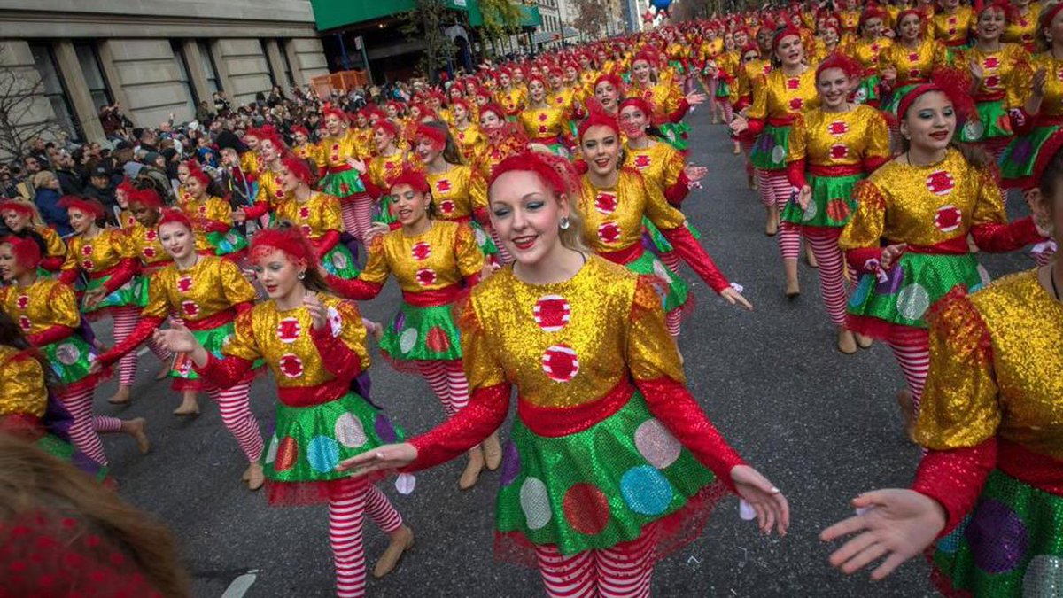 Watch 360 degree video of the Macy's Thanksgiving Day Parade fw.to/UW6e4CX?utm_me… https://t.co/GTgn9Cardd