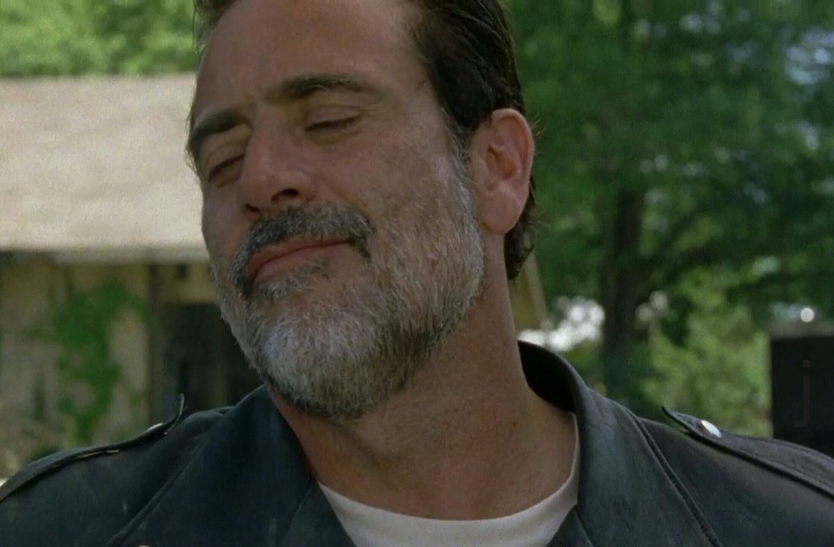 JeffryDeanNegan's tweet photo. Happy Thanksgiving Everyone! @xanderberkeley @StevenOgg @JDMorgan @austin_amelio @LucilleNegan22 @TeamNegan4life @storyshort_ @Hilltopppp https://t.co/qY2XVXv9Kp