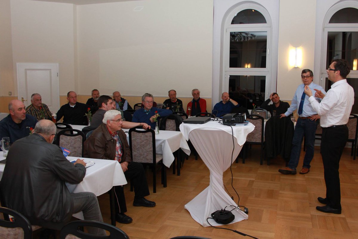 Huetter_Carsten's tweet photo. Veranstaltung der #AfD-Landtagsabgeordneten André Barth und Carsten #Hütter in #Affalter https://t.co/jbMvhEUrtU https://t.co/T5UA4ACngX