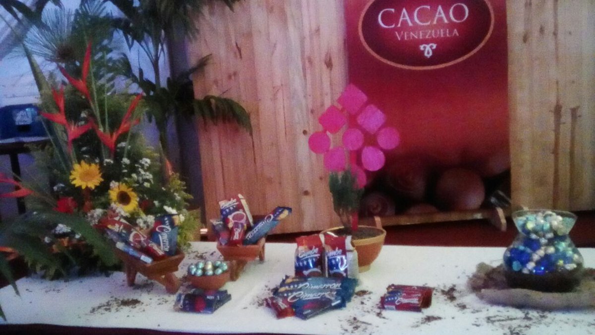 CacaoOderi's tweet photo. Cacao Venezuela presente Emblemados Pequiven 2016 #GestionEmpresarialSocialista #JuntamosEsfuerzoRevolucionario #OderiYPequivenHermanados https://t.co/ws5E6mMOoq