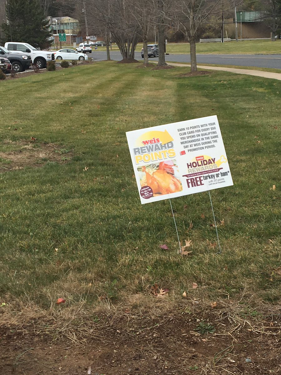 mjhagan94's tweet photo. @ProfNichols outdoor ads #IAMPR2016 #HappyThanksiving https://t.co/CV16GARwsO