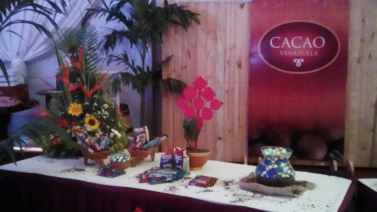 CacaoOderi's tweet photo. Cacao Venezuela presente Emblemados Pequiven 2016 #GestionEmpresarialSocialista #JuntamosEsfuerzoRevolucionario #OderiYPequivenHermanados https://t.co/ws5E6mMOoq