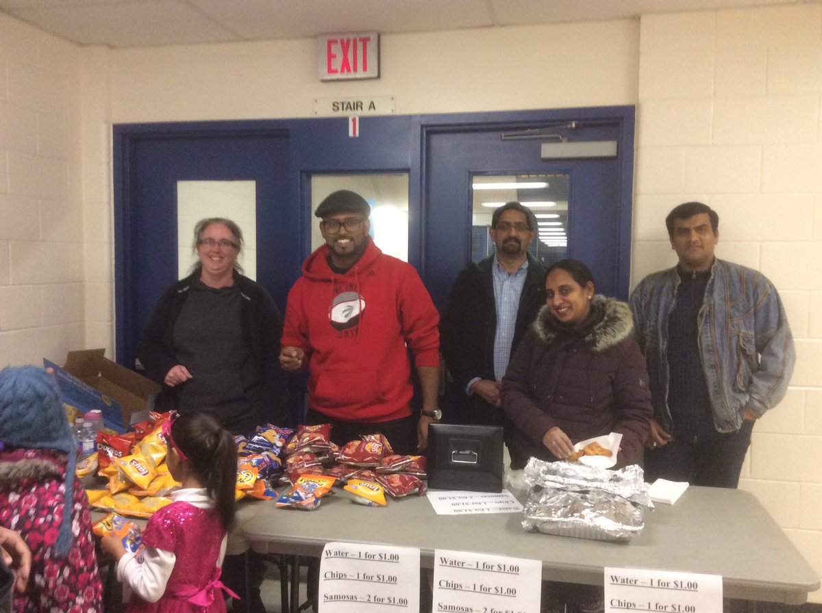 1GreatLakes2013's tweet photo. GL Successful Movie Night thanks School Council @1GreatLakes2013 @wendy_vokey @RobinAPerri @logue_michael @PeelSchools #schoolcouncil https://t.co/EtTQKSwyGS