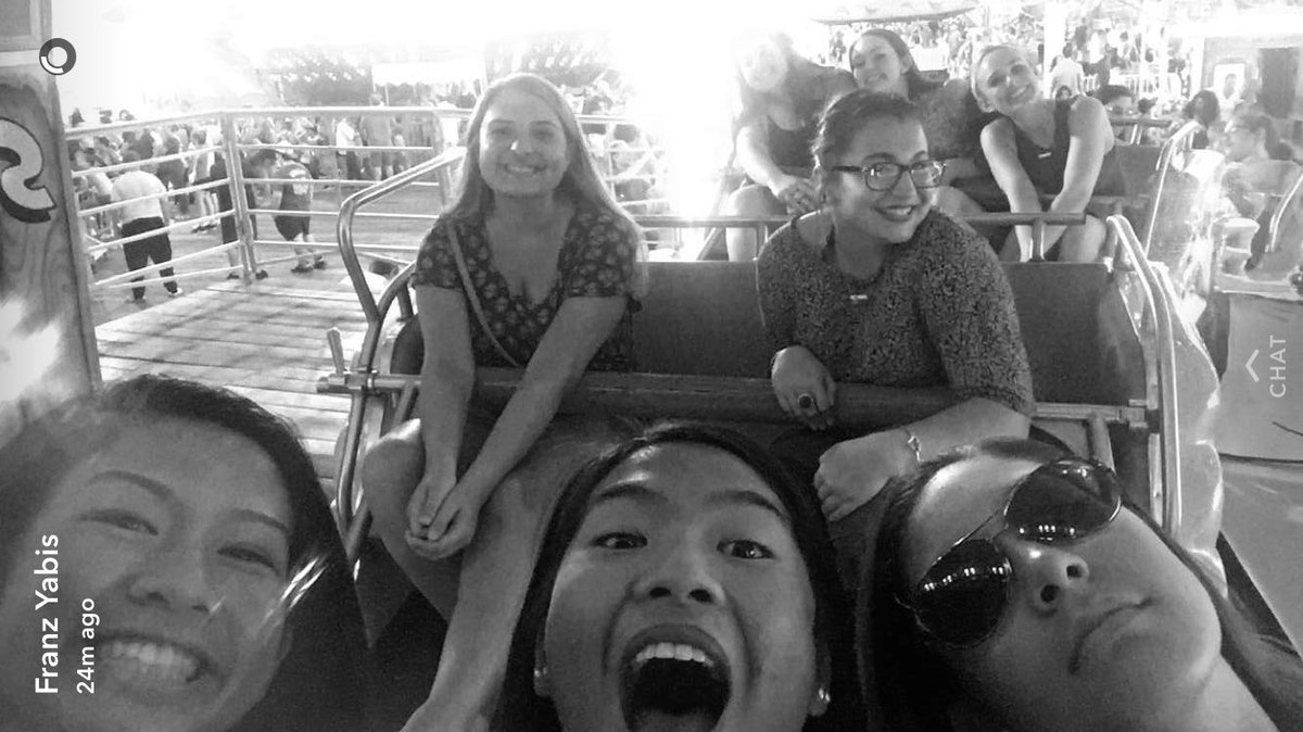 tarapiliere's tweet photo. So thankful for these beautiful people in my life :)) Love you all 💜 https://t.co/DR2sCoLLU5