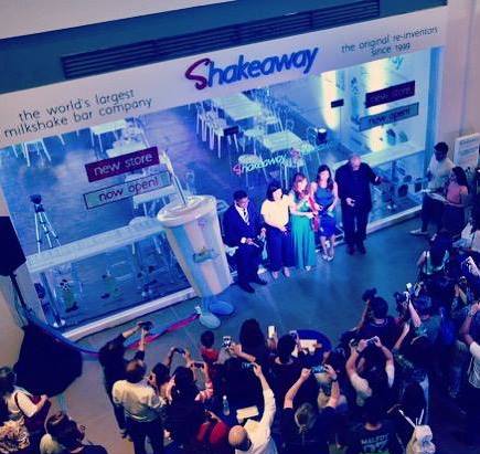 ShakeawayLand's tweet photo. Excitement for the grand opening of Shakeaway Philippines tomorrow has been spreading and the paparazzi are already in place!

#Shakeawayph https://t.co/pGCf1ZTIQE
