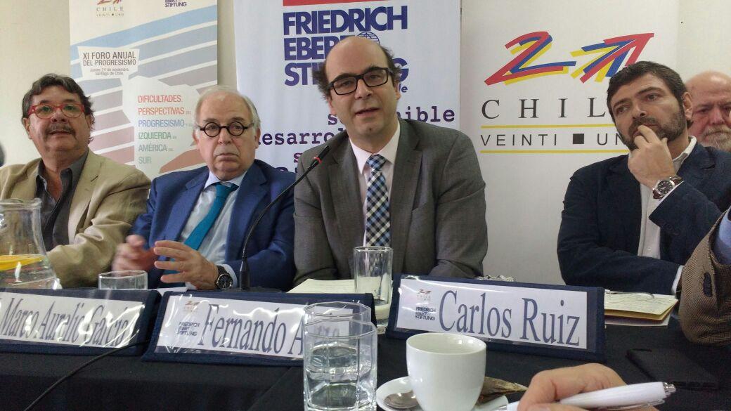 IzqSoc's tweet image. En el #ForodelProgresismo de @CHILE_21, @fernando_atria analiza las perspectivas de la izquierda en América Latina.