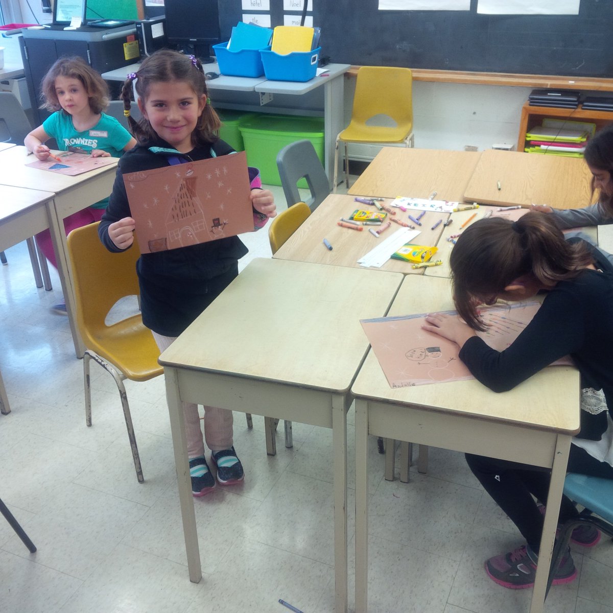 KenolliePS's tweet photo. #ArtDay2016 - designing our Gingerbread houses! Our Kindergarten Friends had a great time too! https://t.co/gBGSSXC2bs