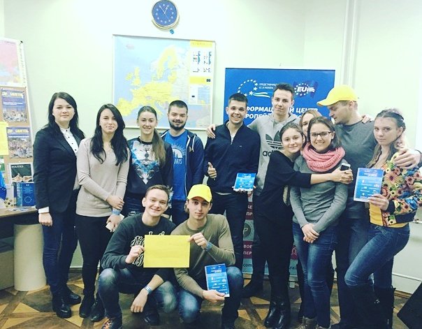 Zach9304's tweet photo. #International_relations_teams #Studentlife #study #UA #EU #Photo #follow #likeforfolow #like https://t.co/BlsvNVWiXy