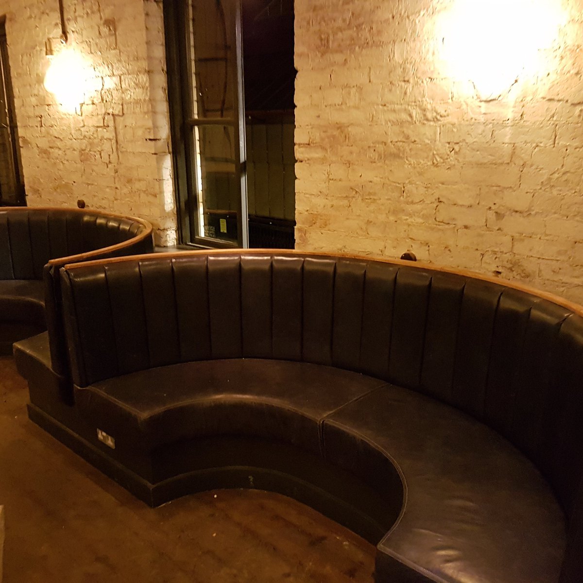 LaDiDaLiving's tweet photo. Freshly Installed seating .The Con Club on greenwood street in Altrincham.
Call Colin on 07568355547
Email Colin@la-di-da.com https://t.co/IK5KLdJFhy