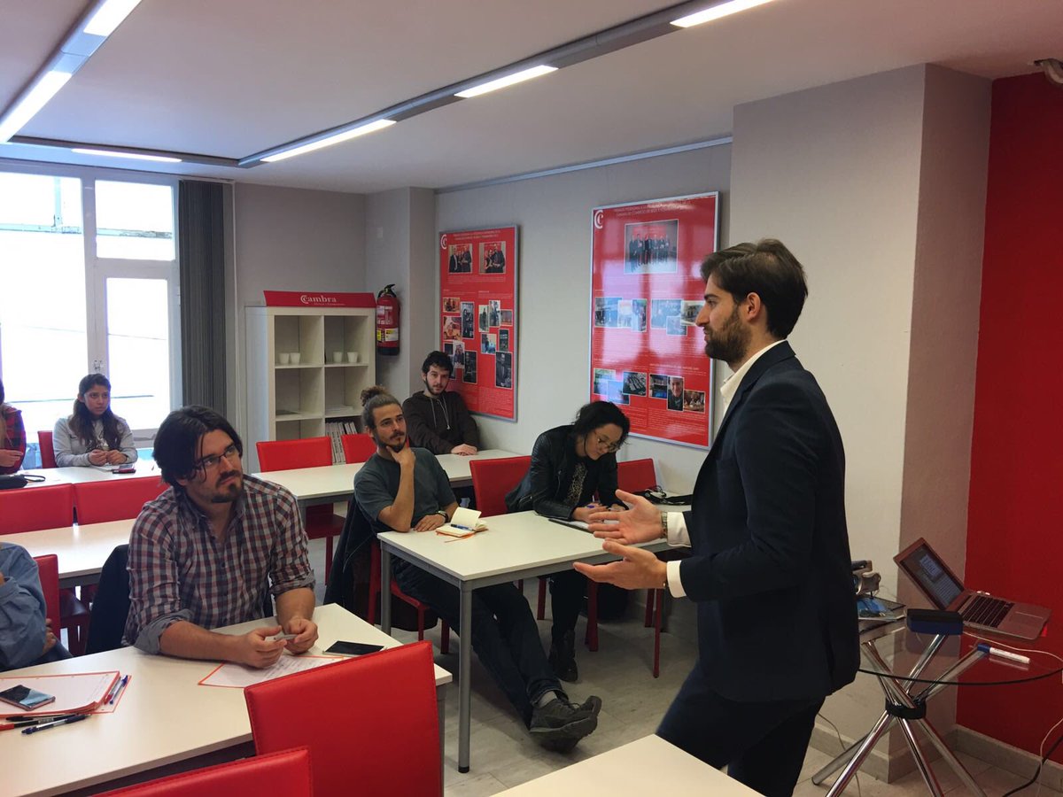 jesuscaicedogar's tweet photo. Seguimos impartiendo conocimiento en materia innovación con los emprendedores #ibiza @FundacionIncyde con el gran maestro @jhierroalvarez https://t.co/t1L3xOHzXf