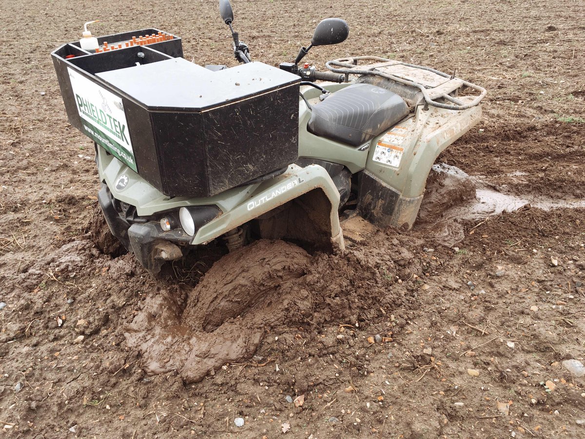 MountLiming's tweet photo. The prolonged dry spell of 2016 is officially over!! #lightland #soilsampling #quadfail https://t.co/eFWh5Ue8JE