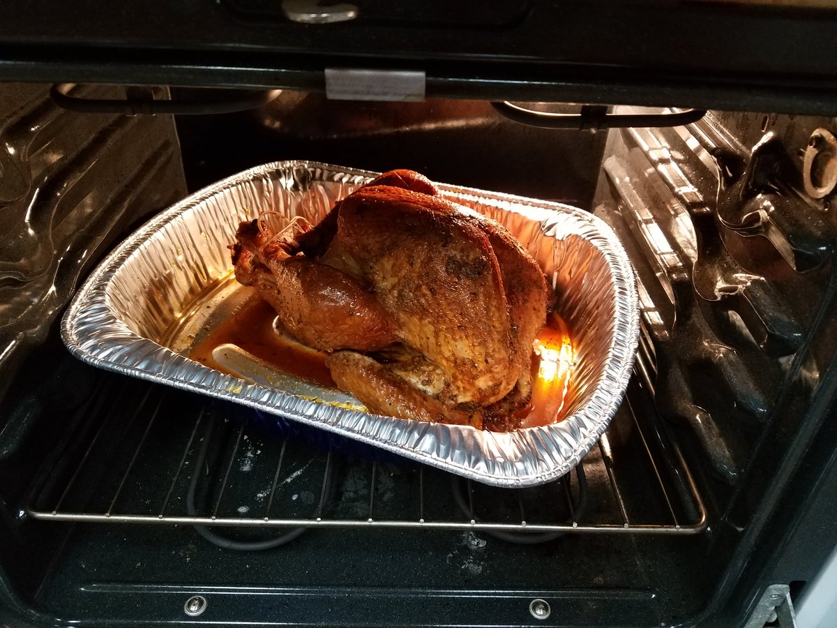 HankOnFood's tweet photo. Delicious well seasoned Turkey from @haroldsheights #ChefWare https://t.co/6dv71c9Yq7
