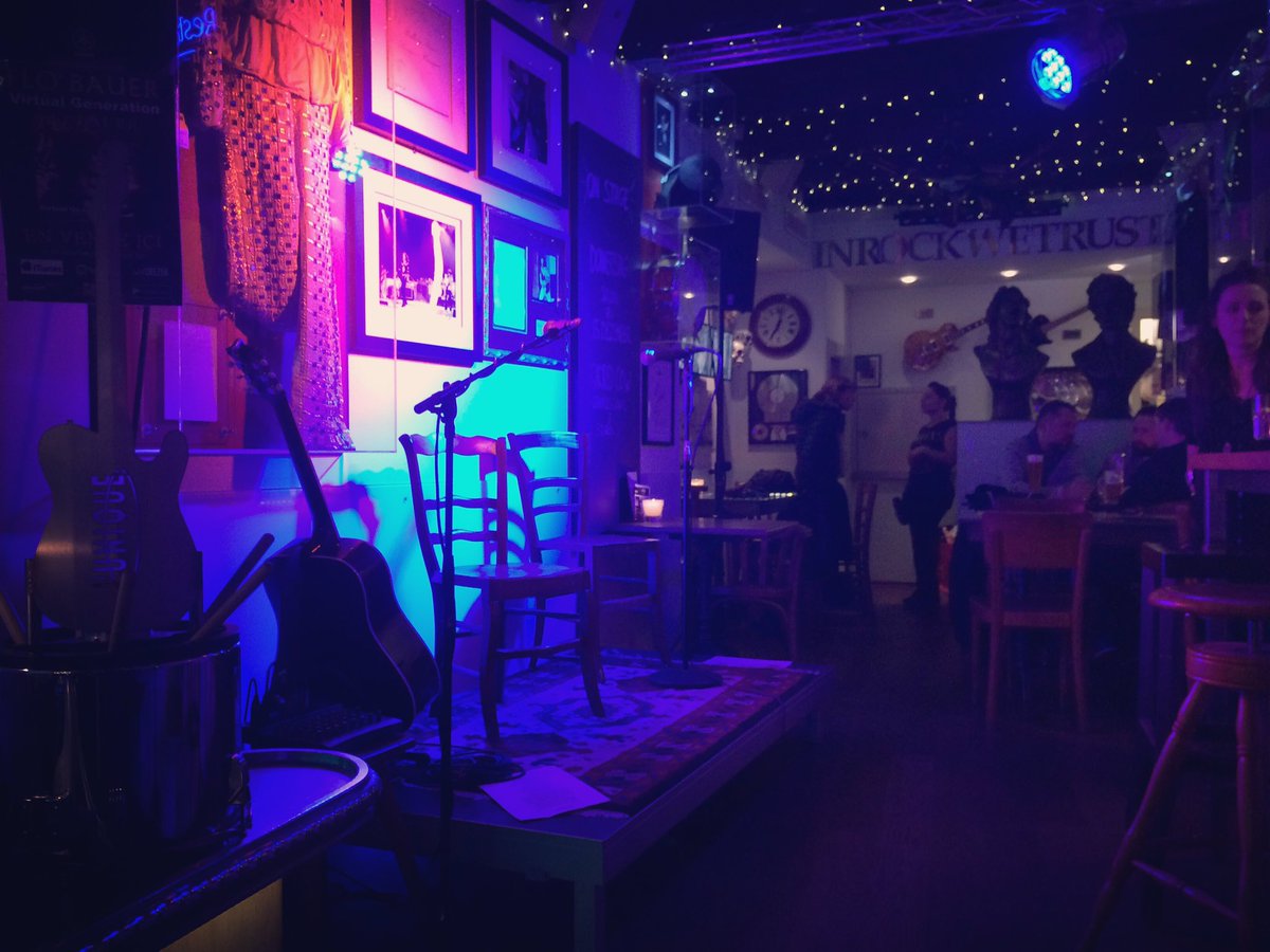 FloBauerOff's tweet image. En Live à 20h à L'Unique à Bâle (CH) avec Joana Brooks ! Ambiance Rock &amp;amp; Roll ! 🤘🎸